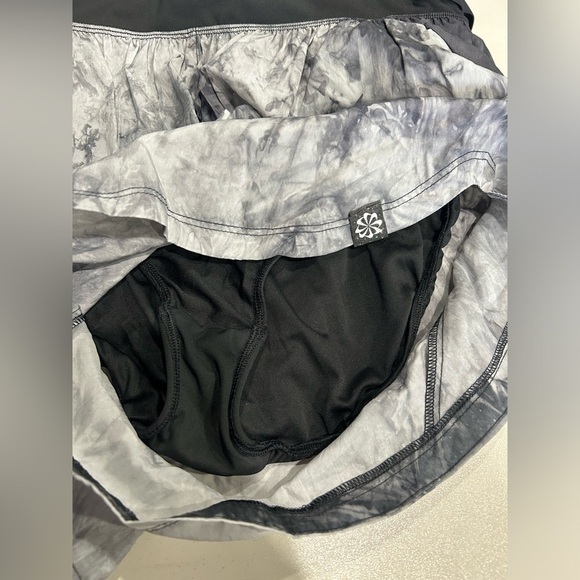 Nike Women's XL Dri-FIT Repel Mid-Rise 3" Trail Running Shorts Black Grey NWT - Picture 7 of 14